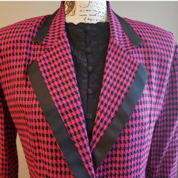 Pink Statement Blazer - Picture 2 of 6